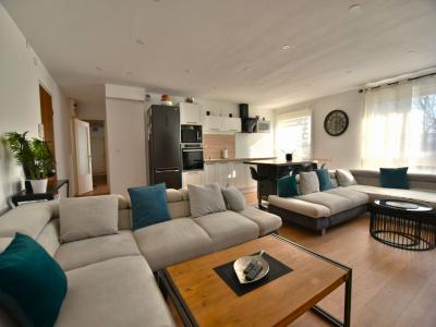 For sale 5 rooms 104 m2 Maine et loire (49300) photo 2