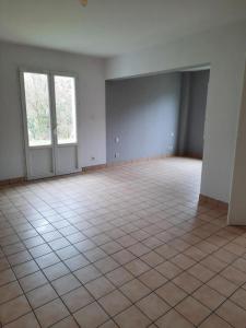 For rent Lye 3 rooms 81 m2 Indre (36600) photo 2