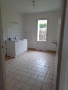 For rent Lye 3 rooms 81 m2 Indre (36600) photo 3