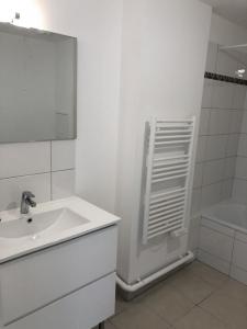 For rent Plessis-trevise 1 room 29 m2 Val de Marne (94420) photo 2