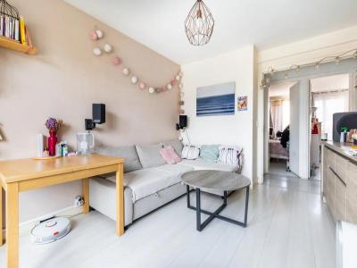 For sale Pantin 3 rooms 49 m2 Seine saint denis (93500) photo 2