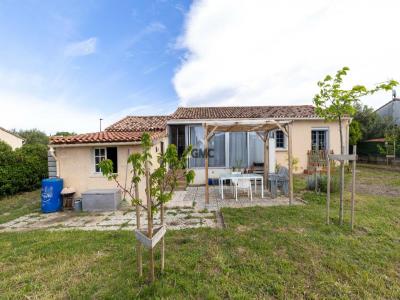For sale Pouget 4 rooms 82 m2 Herault (34230) photo 1