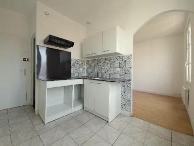 For sale 1 room 32 m2 Oise (60100) photo 0