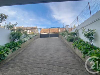 For sale Thiais 279 m2 Val de Marne (94320) photo 2