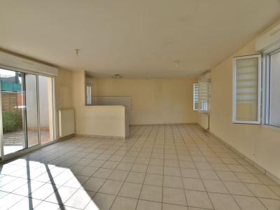 For sale CHOLET RSIDENTIEL 5 rooms 91 m2 Maine et loire (49300) photo 1