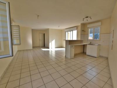For sale CHOLET RSIDENTIEL 5 rooms 91 m2 Maine et loire (49300) photo 2