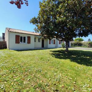 For sale 5 rooms 112 m2 Charente maritime (17770) photo 1