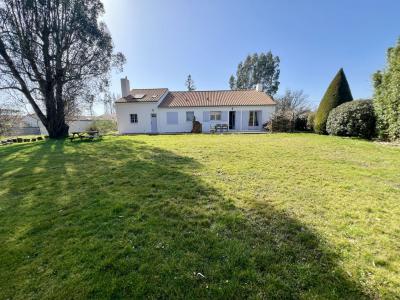 For sale 9 rooms 160 m2 Loire atlantique (44120) photo 1