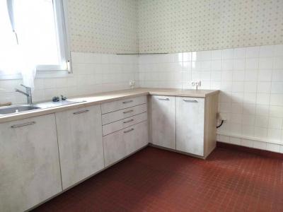 For sale Pontivy 4 rooms 85 m2 Morbihan (56300) photo 3