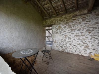 For sale Pressignac NE (communes au Nord Est d'Angoulme) 4 rooms 103 m2 Charente (16150) photo 2