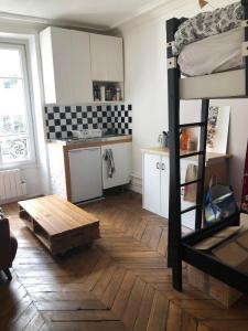 Annonce Location Appartement Paris-18eme-arrondissement 75