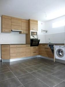 For rent Paris-20eme-arrondissement 2 rooms 46 m2 Paris (75020) photo 2