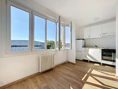 For sale Reims 2 rooms 42 m2 Marne (51100) photo 2