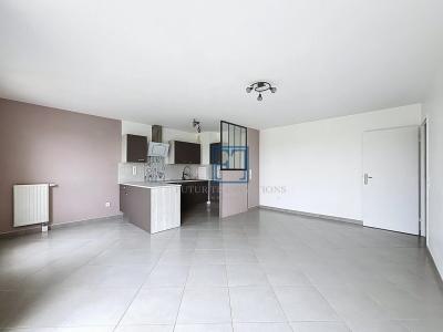 For rent Elancourt 3 rooms 68 m2 Yvelines (78990) photo 1