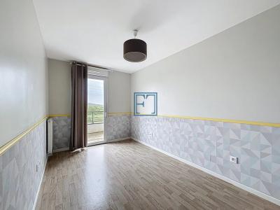 For rent Elancourt 3 rooms 68 m2 Yvelines (78990) photo 3