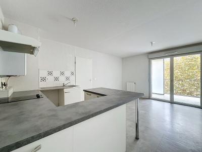 For sale 2 rooms 39 m2 Gironde (33150) photo 2