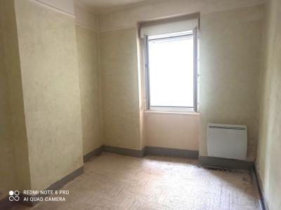For sale CARNOT 2 rooms 46 m2 Loire (42000) photo 3
