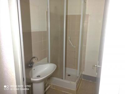 For sale CARNOT 2 rooms 46 m2 Loire (42000) photo 4