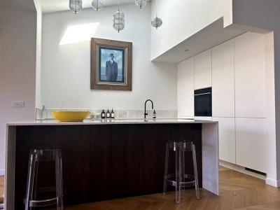 For sale Bordeaux 5 rooms 157 m2 Gironde (33800) photo 4