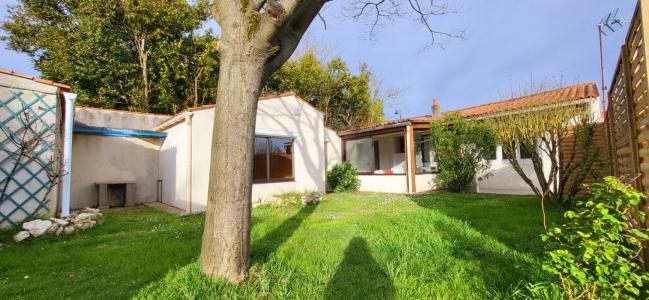 For sale Houmeau 4 rooms 90 m2 Charente maritime (17137) photo 0