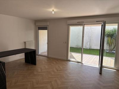 For sale Bordeaux 3 rooms 66 m2 Gironde (33200) photo 2
