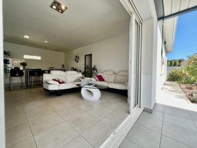 For sale Montpellier 4 rooms 103 m2 Herault (34000) photo 2