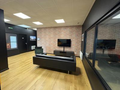 Acheter Local commercial 750 m2 Thorigne-fouillard