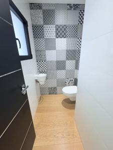 Acheter Prestige Saint-erblon 645750 euros