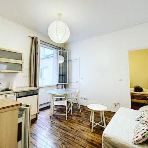 For rent Paris-7eme-arrondissement 2 rooms 37 m2 Paris (75007) photo 1