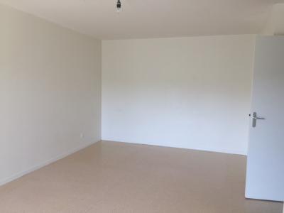 Louer Appartement 70 m2 Saint-etienne-de-montluc