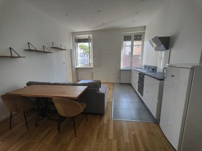 For rent Lyon-2eme-arrondissement 3 rooms 52 m2 Rhone (69002) photo 2