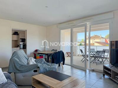 For sale Pau 3 rooms 69 m2 Pyrenees atlantiques (64000) photo 1
