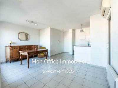 For sale Trets 3 rooms 65 m2 Bouches du Rhone (13530) photo 2