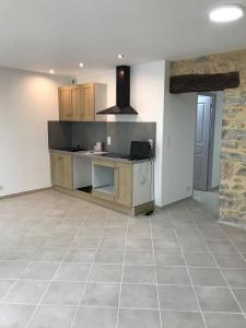 For sale CENTRE VILLAGE 6 rooms 95 m2 Gard (30350) photo 2