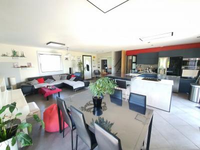 For sale 5 rooms 112 m2 Ain (01320) photo 3