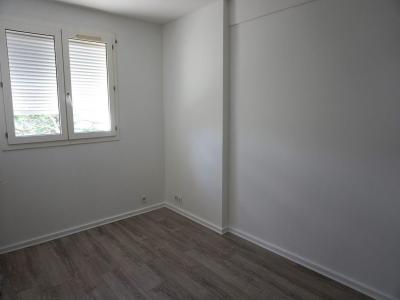 For sale SENS 2 rooms 41 m2 Yonne (89100) photo 2