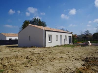 For sale 4 rooms 77 m2 Vendee (85150) photo 1