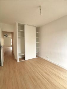 For rent Issy-les-moulineaux 4 rooms 75 m2 Hauts de Seine (92130) photo 4