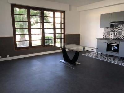 For rent Pessac 1 room 34 m2 Gironde (33600) photo 2