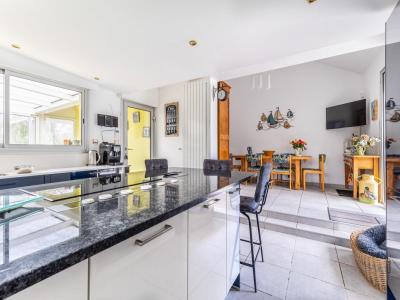 For sale Bordeaux 9 rooms 200 m2 Gironde (33000) photo 3
