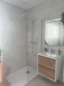 For sale Serignan 4 rooms 80 m2 Herault (34410) photo 4