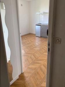 For rent Chanteloup-les-vignes 1 room 16 m2 Yvelines (78570) photo 0