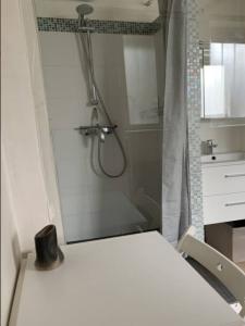 For rent Neuilly-sur-seine 1 room 14 m2 Hauts de Seine (92200) photo 4