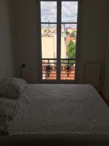For rent Garenne-colombes 2 rooms 32 m2 Hauts de Seine (92250) photo 2