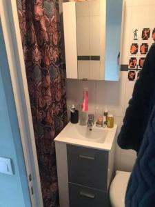 For rent Paris-11eme-arrondissement 1 room 13 m2 Paris (75011) photo 4