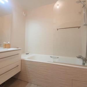 For rent Paris-15eme-arrondissement 2 rooms 43 m2 Paris (75015) photo 4