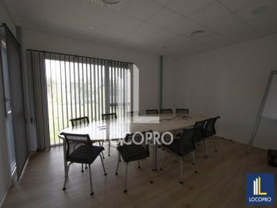 For rent Rousset 136 m2 Bouches du Rhone (13790) photo 2