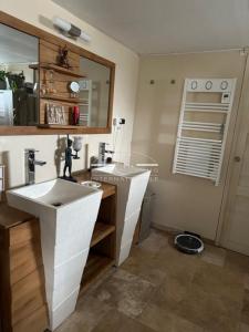 For sale Saint-martin-de-crau 5 rooms 125 m2 Bouches du Rhone (13310) photo 3