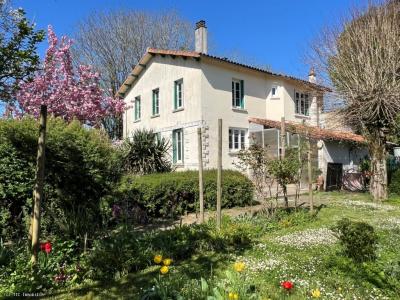 For sale Ruffec 6 rooms 155 m2 Charente (16700) photo 2