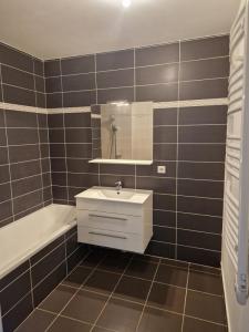 For rent Annecy 2 rooms 47 m2 Haute savoie (74000) photo 2